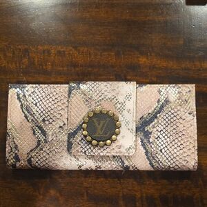 Keep It Gypsy New Inspired Snakeskin Clutch Wallet